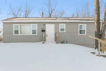 4335 YECKER AVE KANSAS CITY, KS 66104